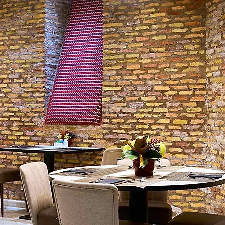 Hotel Catalonia El Pilar 4*