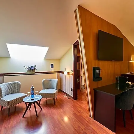 Hotel Catalonia El Pilar 4*