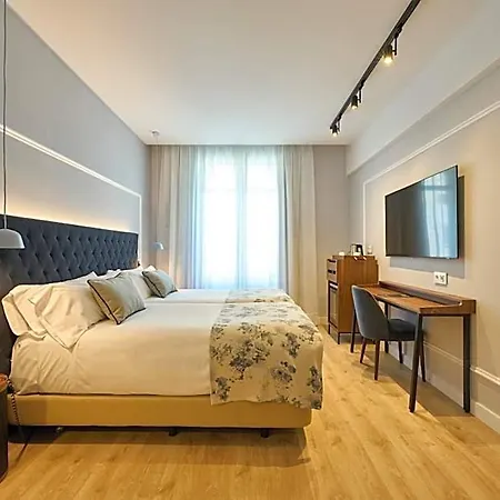 Catalonia El Pilar Hotel