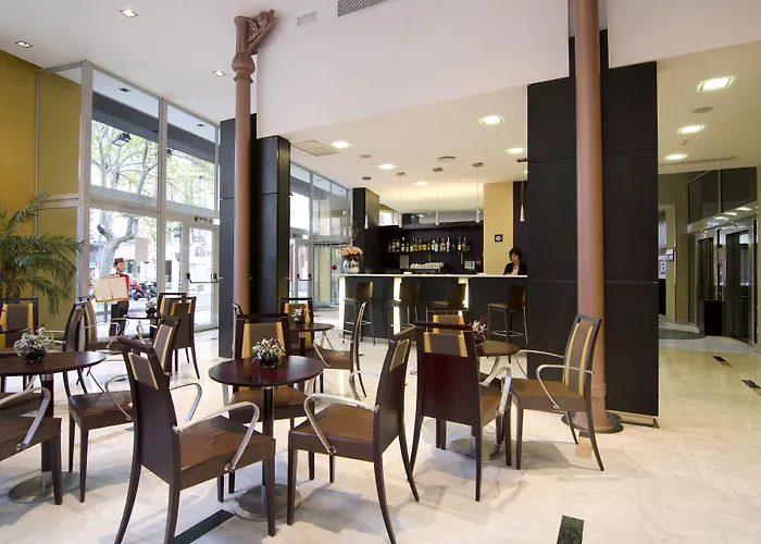 Ξενοδοχείο Catalonia El Pilar 4*